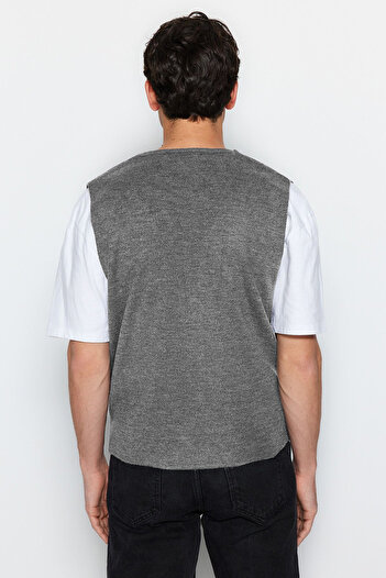 Trendyol Collection Men's Slim Fit Gray Knitwear Vest - V-Neck TMNAW21YE0014