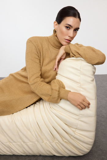 Trendyol Collection Rochie pulover din tricotaje midi Camel cu textura moale - TWOAW24EL00033