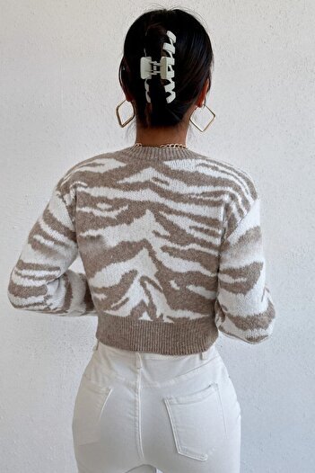 Know Low ShoulDer White Mink PatterneD Knitwear Sweater