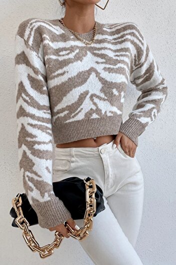 Know Low ShoulDer White Mink PatterneD Knitwear Sweater