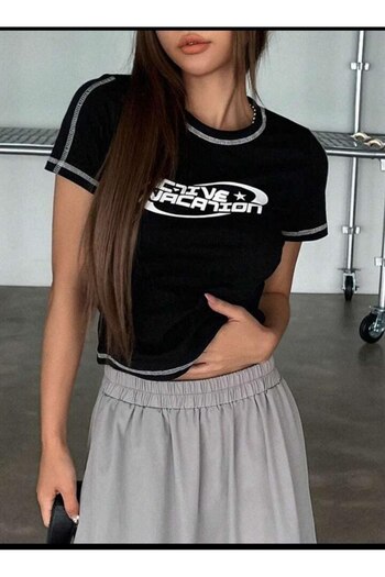 EDVESS Black Slim Retro Crop T-Shirt - Short Sleeve, Slim Fit Y2K Harajuku T-Shirt