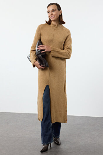 Trendyol Modest Πλεκτό τουνίκ Camel με απαλή υφή - Φόρεμα με γιακά TCTAW25EB00056