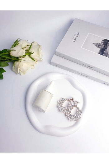 LALEZEN HOME Round Cloud-Looking Presentation Tray Plate