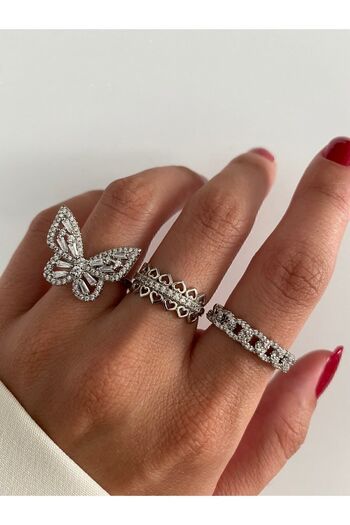 ringbox Gümüş Taşlı Ince Zincir Yüzük