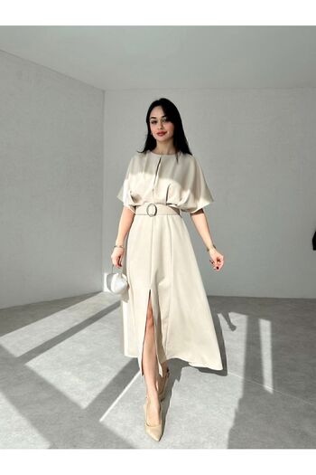 Afiş Butik Μπεζ Φόρεμα με λεπτομέρεια με στρογγυλή λαιμόκοψη και ζώνη