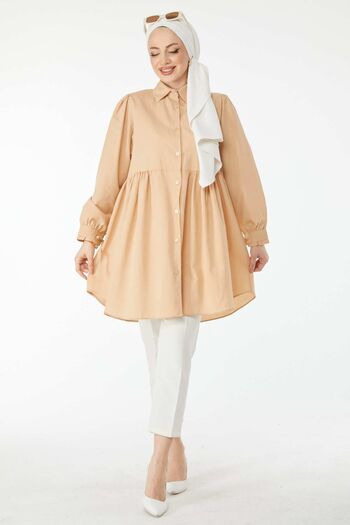 TOFİSA Beige Tunika – schlichter Hemdkragen, geknöpfte Ärmel, Spitzendetails – 24456