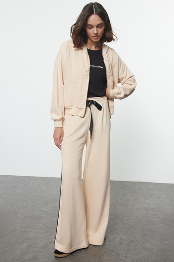 Trendyol Modest Σετ αθλητικής φόρμας με πλεκτό καμηλό μεγάλο μέγεθος - TCTAW25EN00002