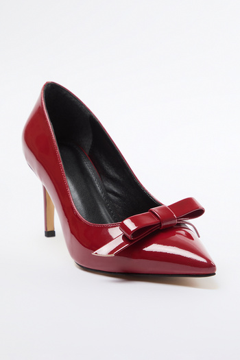 TRENDYOL SHOES Red Bow Patent Leather Women's Classic Stiletto Thin Heeled Shoes Takaw25To00031