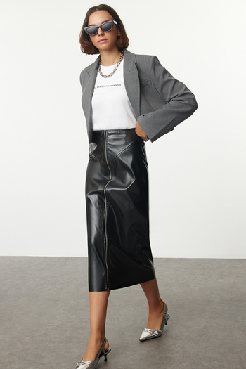 Trendyol Collection Černá zipová detailní midi tkaná sukně z umělé kůže TWOAW25ET00032