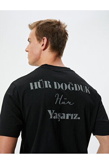 Koton Kurzärmliges T-Shirt aus Baumwolle mit Atatürk-Aufdruck – Rundhals