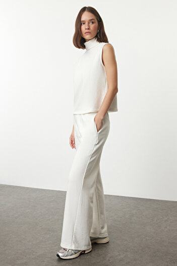 Trendyol Collection Ecru Knitwear Collar Blouse and Trousers Set - Thick Knitted TWOAW25AU00074
