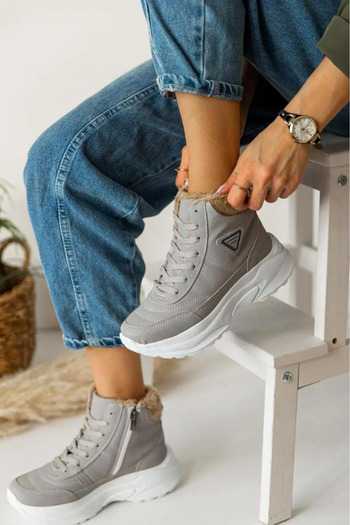 Zerenyus Super Lightweight Orthopedic Warm Women's Sports Boots - Choose One Size Larger!