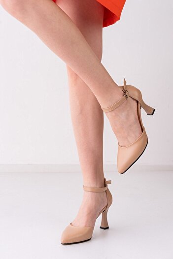 Preshley Women's Fairy Nud Skin Goblet Heeled Shoes
