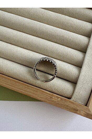 ringbox Colorful Silver Stone Detailed Ring