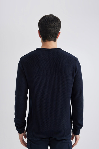 DeFacto Standard Fit Sweater - Stylish and Comfortable