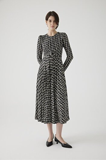 Exquise Lycra Midi Knitted Dress - Geometric Pattern and Tie Detail