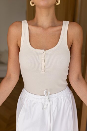 Askı Nişantaşı Half Buttoned Ecru Blouse