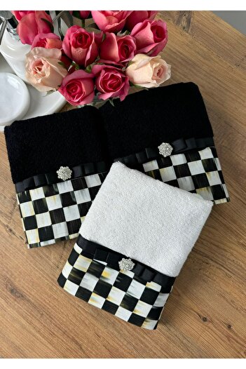 EVİMKOKOŞ Checkered Crystal Towel with Brooch Detail