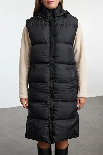 Trendyol Collection Black Regular Long Puffer Vest Twoaw25Ye00044