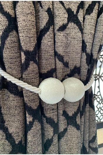 Bella Dekor White Magnetic Center Collection Curtain Apparatus