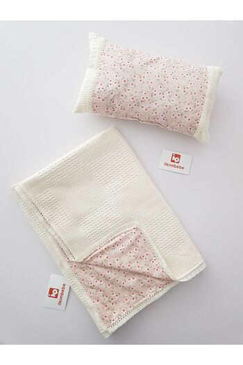 ilkimbebe Pique Blanket Pillow - Floral Lace