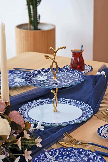Glore Bluebloom Glass - Cookie Holder Feature