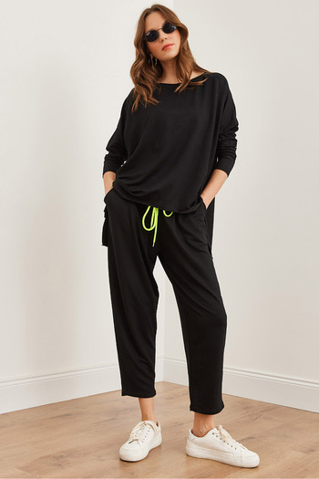 Olalook Black Asymmetric Cut Women's Tracksuit Set - Lacing and Crest Detail, Flowy Etkm- 0000072