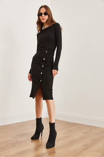 Olalook Rochie midi elastică neagră - Detaliu cu nasturi și fante ELB- 19002256