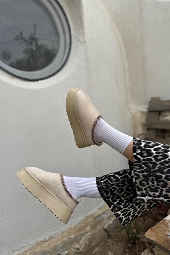 SHOEBELLAS Μπότες Aliza σε μπεζ σουέντ γούνα