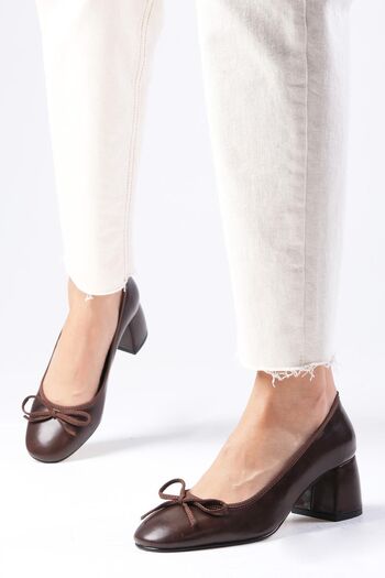 Mio Gusto Monique Brown Mary Jane Round Toe Women's Heeled Shoes