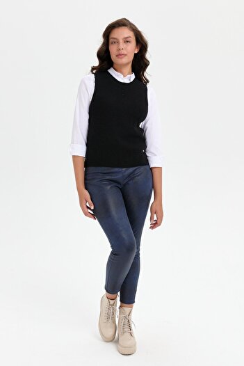 Desen Triko Black Wool Sweater - Crew Neck, Seamless and Buttoned