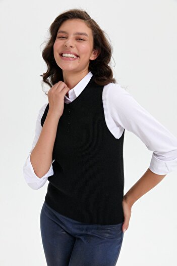 Desen Triko Black Wool Sweater - Crew Neck, Seamless and Buttoned