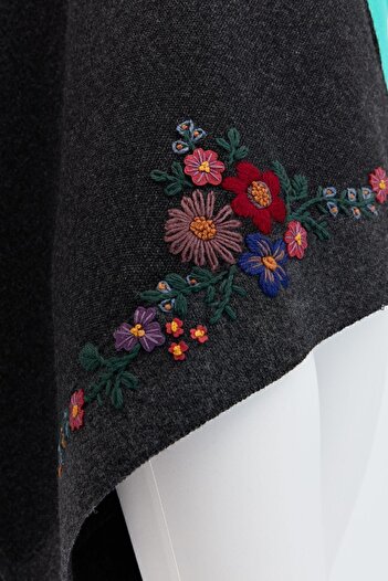 Desen Triko Women's Floral Embroidered Knitwear Shawl Smoke