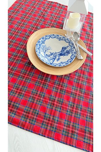 White Alamode Plaid & Scottish Patterned Tablecloth
