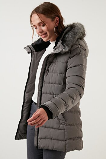 Lela Detachable Hooded Puffer Coat with Feather Collar 497yasmın21