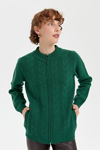 Desen Triko Women's Seamless Wool Cardigan with Stand Collar and Hair Braid - Front Head
