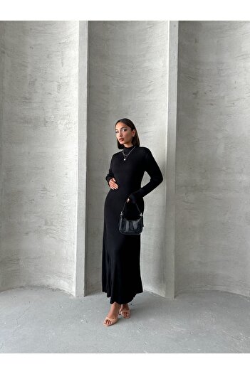 BEJNA Μαύρο Maxi Knitwear Φόρεμα - Ψηλός γιακάς με Φούστα καμπάνα