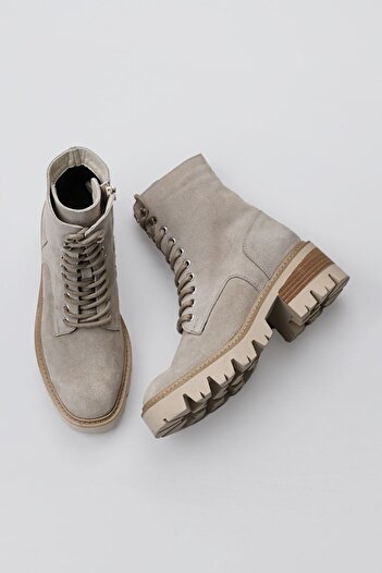 Bueno Shoes 01wv3302 Μοντέλο Γυναικείες μπότες με τακούνι σε μπεζ σουέντ