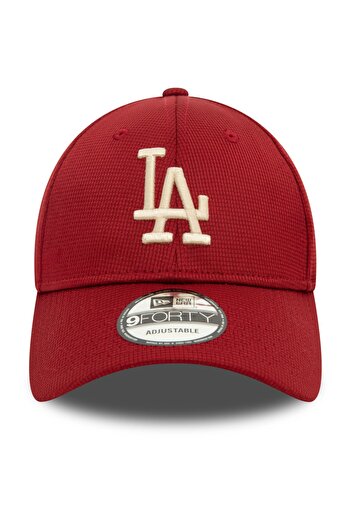 NEW ERA Pivot Knitted 9Forty Unisex Red Hat 60565473