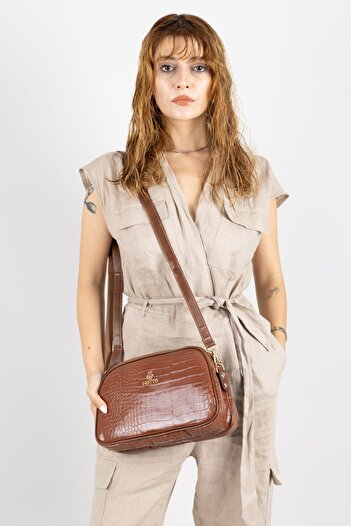 Getcho Metta Women's Patent Leather Tan Cross Strap Shoulder Bag Zippered Snap Fastener Multi-Compartment Daily Use