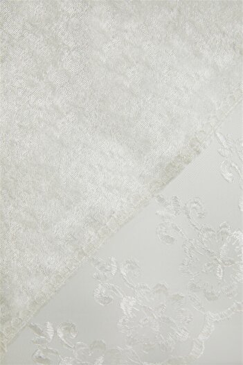 FAVORA Laced Velvet Fiskos Coverlet
