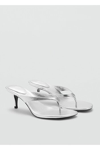MANGO Woman Sandalen mit Metallic-Absatz