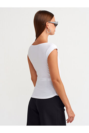 Dilvin 31089 Asymmetrical Top-White Twist Detailed
