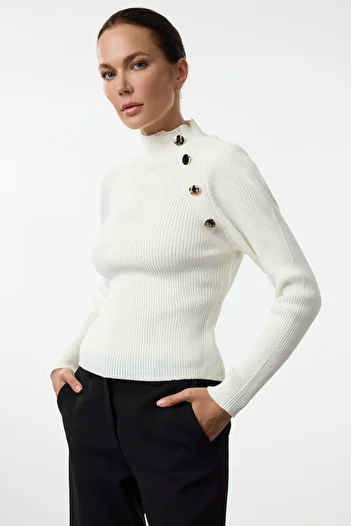 Trendyol Collection Ecru Button Stand Collar Detailed Slim Fitted/Body Hugging Knitwear Sweater Twoaw25Kz00069
