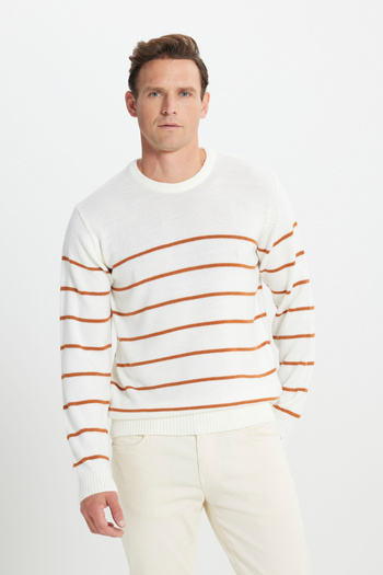 AC&Co / Altınyıldız Classics Men's Ecru-caramel Standard Fit Regular Cut Crew Neck Striped Knitwear Sweater