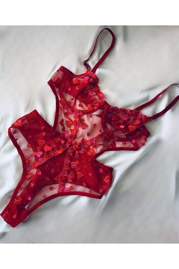 BELINGE Body roșu cu inimă sexy