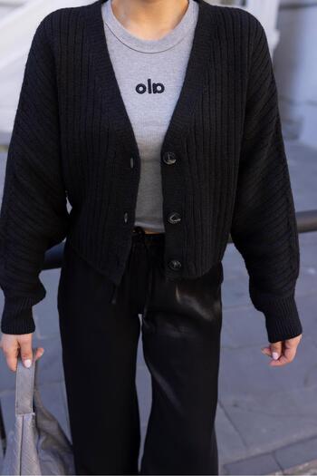 Askı Nişantaşı Black Bat Sleeve Bone Button Detailed Crop Cardigan