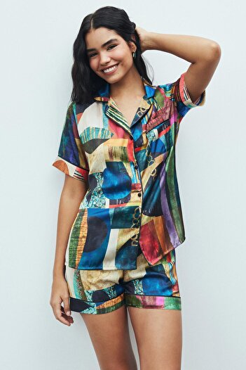 Feu De Elu Amoureux Coloré - Set de pijamale scurte din satin cu imprimeu