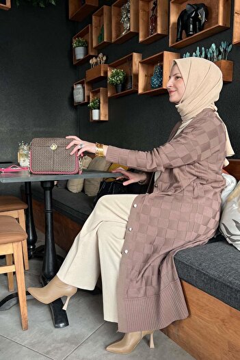 Rabia Şamlı Ζακέτα πλεκτό καφέ με σχέδιο δαμάσκηνο