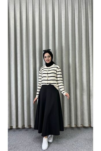 modasusev Ριγέ Πλεκτά Ζακέτα Hijab - Λεπτομέρεια με κουμπί